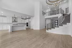 2824 Bolton Lndg Dr, Texas City, TX 77568 - Photo 4