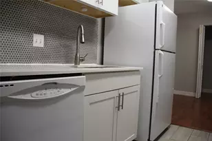 9303 Pagewood Ln, Houston, TX 77063 - Photo 10