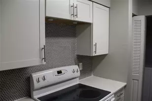 9303 Pagewood Ln, Houston, TX 77063 - Photo 8