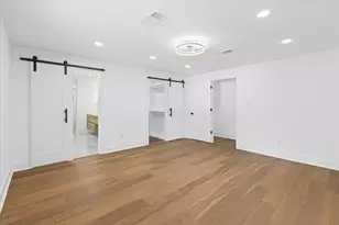 10730 Wickersham Ln, Houston, TX 77042 - Photo 38