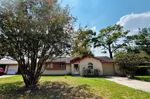 7619 Vernwood St, Houston, TX 77040 - Photo 2