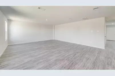 365 E Northpointe Ave, La Grange, TX 78945 - Photo 12