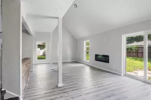 10146 Valley Club Dr, Houston, TX 77078 - Photo 2