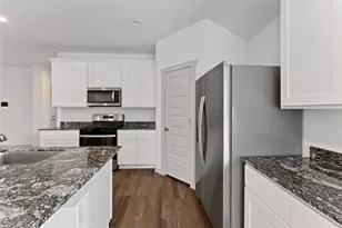 1026 Great Barracuda Ln, Alvin, TX 77511 - Photo 2