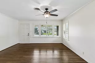 2038 Viking Dr, Houston, TX 77018 - Photo 10