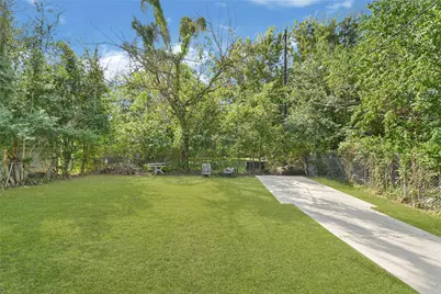 10526 Palestine Street, Jacinto City, TX 77029 - Photo 16