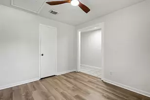 2922 Park Garden Dr, Houston, TX 77339 - Photo 18