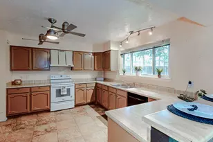 13918 Grosvenor St, Houston, TX 77034 - Photo 4