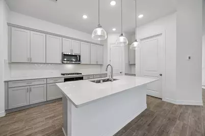 13710 Ballast Green Drive, Texas City, TX 77568 - Photo 6