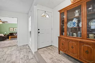 305 Seabreeze Dr, League City, TX 77573 - Photo 4