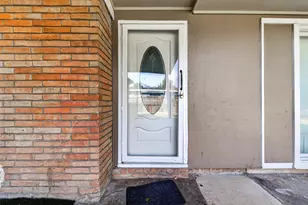 6518 Birdwood Rd, Houston, TX 77074 - Photo 6