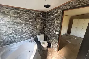 11085 Kosub Ln, San Antonio, TX 78223 - Photo 10