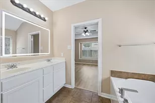 21818 Mount Hunt Dr, Houston, TX 77388 - Photo 18