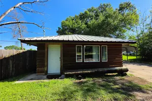 206 Elm St, Highlands, TX 77562 - Photo 4