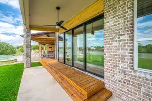 206 Elm St, Highlands, TX 77562 - Photo 16