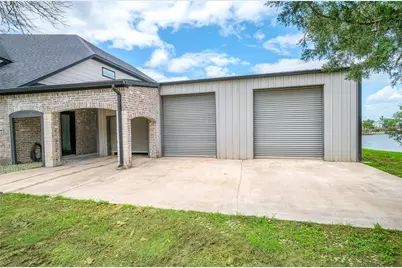 206 Elm Street, Highlands, TX 77562 - Photo 14