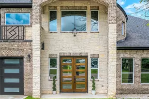 206 Elm St, Highlands, TX 77562 - Photo 8