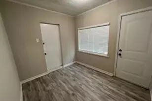 5655 Belneath St, Houston, TX 77033 - Photo 6