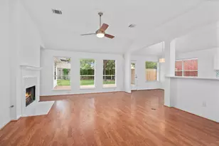 2014 White Oaks Hills Ln, Houston, TX 77339 - Photo 6