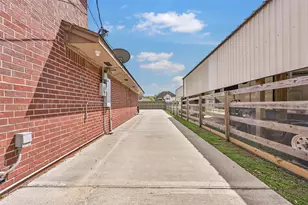 9206 W Sterling Dr, Pearland, TX 77584 - Photo 44