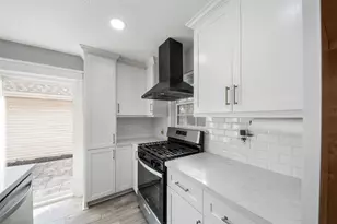 9327 Golden Sunshine Dr, Houston, TX 77064 - Photo 12