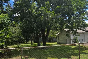 702 E Trinity St, Victoria, TX 77901 - Photo 28