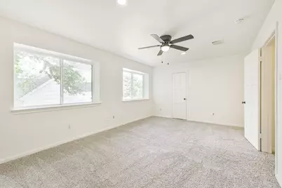 5602 Green Springs Drive, Houston, TX 77066 - Photo 34