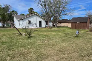 3100 12th St, Bay City, TX 77414 - Photo 4