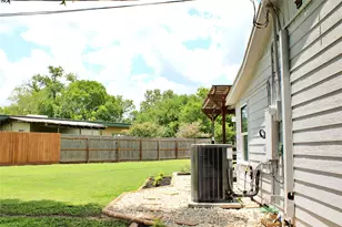 528 Prairie St, Columbus, TX 78934 - Photo 30