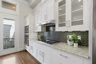 1348 W 25th St, Houston, TX 77008 - Photo 12