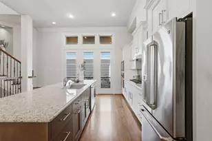 1348 W 25th St, Houston, TX 77008 - Photo 10