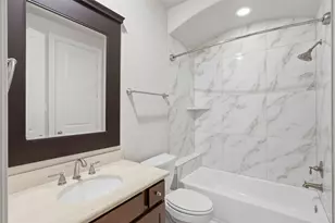 1348 W 25th St, Houston, TX 77008 - Photo 6