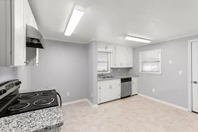 203 S Fig Street, Sweeny, TX 77480 - Photo 6