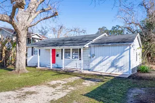 203 S Fig St, Sweeny, TX 77480 - Photo 2