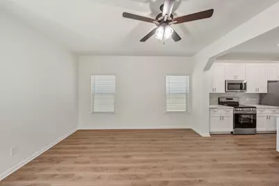 710 W Dallas Street, Conroe, TX 77301 - Photo 4