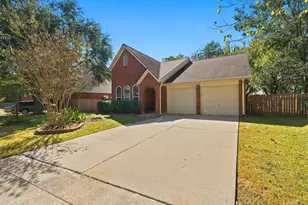 14538 Circlewood Way, Houston, TX 77062 - Photo 2