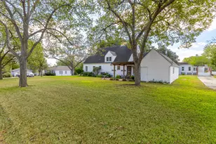 901 Anderson St, Schulenburg, TX 78956 - Photo 32