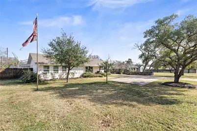 507 Crescent Drive, Bryan, TX 77801 - Photo 2