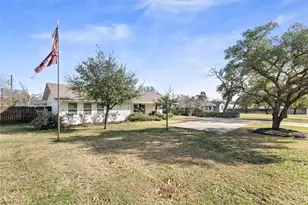 507 Crescent Dr, Bryan, TX 77801 - Photo 2