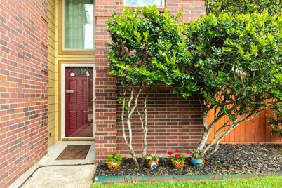 2205 Lady Leslie Lane, Pearland, TX 77581 - Photo 2