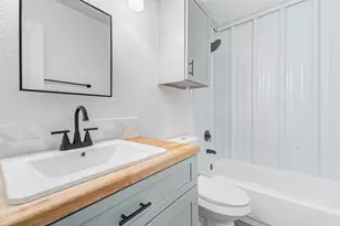 1701 Johanna Dr, Houston, TX 77055 - Photo 8