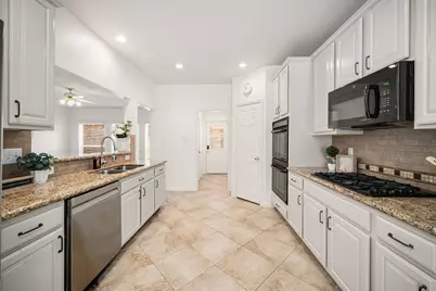 9319 Hudson Bend Circle, Houston, TX 77095 - Photo 10