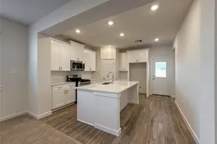 13727 Olympic River Ln, Rosharon, TX 77583 - Photo 4