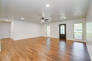 6930 Oak Bend Dr, Alvin, TX 77511 - Photo 6