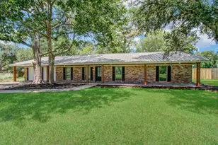6930 Oak Bend Dr, Alvin, TX 77511 - Photo 1