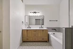 8919 Summer Ash Ln, Sugar Land, TX 77479 - Photo 4