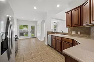 8919 Summer Ash Ln, Sugar Land, TX 77479 - Photo 10