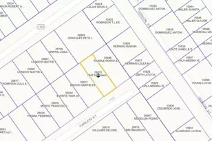 1004 Harlem St, El Campo, TX 77437 - Photo 1