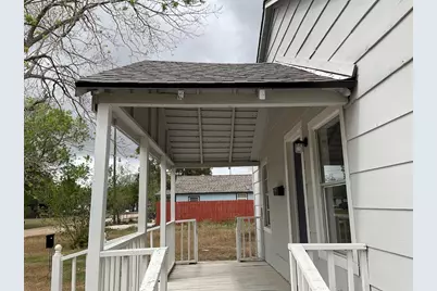 1004 Harlem Street, El Campo, TX 77437 - Photo 2