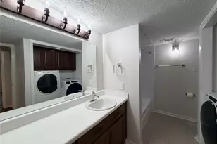 3045 Walnut Bend Ln, Houston, TX 77042 - Photo 20